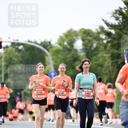 15.06.2025 - REWE Women's Run Dr. Thomas Lammeyer http://msf.ph/oto/7989813 15.06.2025 10:49:33 Laufen 5152, 5180, 5463 meine-sportfotos.de