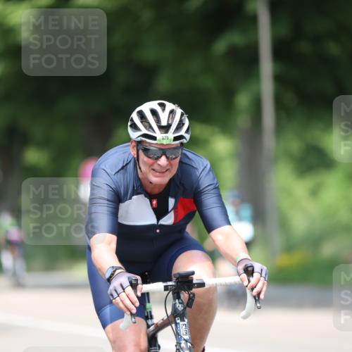 15.06.2025 - 7 Türme Triathlon Yannick Fuchs http://msf.ph/oto/7989841 15.06.2025 13:02:33 Radfahren 196, 271, 376, 525, 641, 717, 899, 1044, 1052, 1055, 1095 meine-sportfotos.de