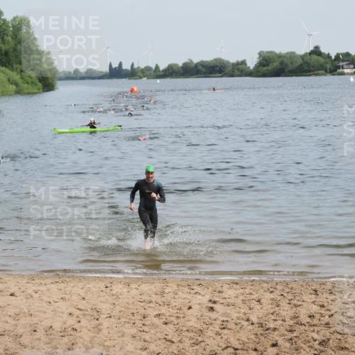 21.06.2025 - 27. Vierlanden-Triathlon MichiJ http://msf.ph/oto/7989877 15.06.2026 09:52:42 Schwimmen 313 meine-sportfotos.de