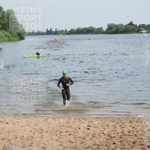 21.06.2025 - 27. Vierlanden-Triathlon MichiJ http://msf.ph/oto/7989898 15.06.2026 09:52:43 Schwimmen 313 meine-sportfotos.de