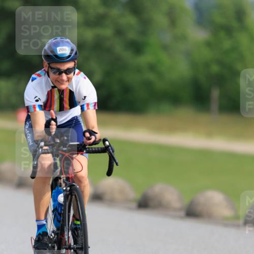 15.06.2025 - 27. Vierlanden-Triathlon H.Heesch http://msf.ph/oto/7989912 15.06.2025 09:43:55 Radfahren 124, 157, 208 meine-sportfotos.de