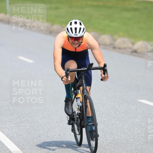 21.06.2025 - 27. Vierlanden-Triathlon H.Heesch http://msf.ph/oto/7989941 15.06.2025 11:48:54 Radfahren 739, 799, 836, 846, 968 meine-sportfotos.de