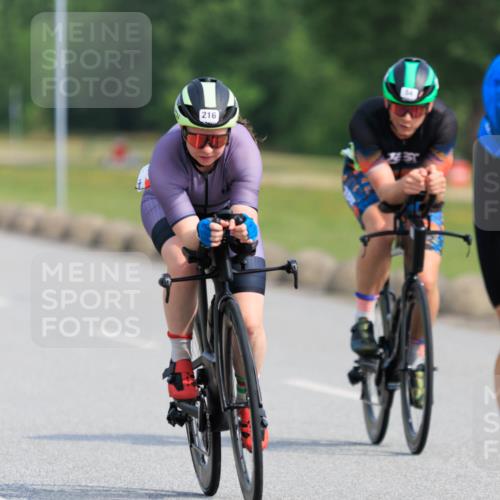 15.06.2025 - 27. Vierlanden-Triathlon H.Heesch http://msf.ph/oto/7989944 15.06.2025 09:44:08 Radfahren 27, 39, 41, 54, 168, 216, 241 meine-sportfotos.de