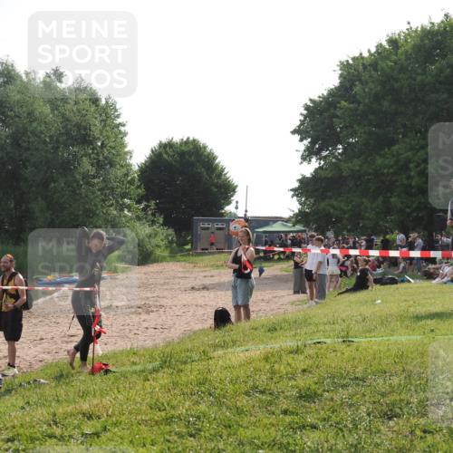 15.06.2025 - 27. Vierlanden-Triathlon KatJ http://msf.ph/oto/7989945 15.06.2025 09:09:22 Schwimmen 224 meine-sportfotos.de