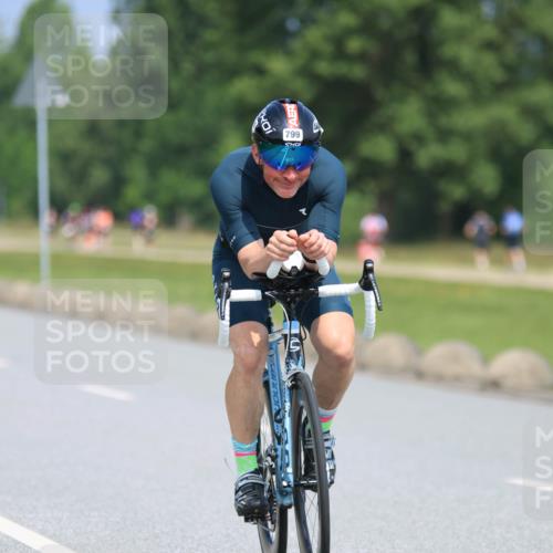 21.06.2025 - 27. Vierlanden-Triathlon H.Heesch http://msf.ph/oto/7989963 15.06.2025 11:49:01 Radfahren 799, 836, 846, 968 meine-sportfotos.de