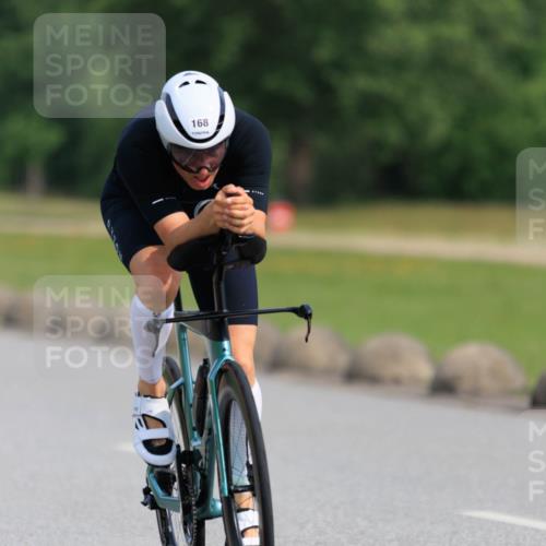 15.06.2025 - 27. Vierlanden-Triathlon H.Heesch http://msf.ph/oto/7989983 15.06.2025 09:44:16 Radfahren 41, 113, 168, 200 meine-sportfotos.de