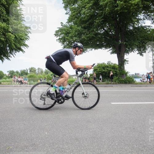 15.06.2025 - 7 Türme Triathlon Yannick Fuchs http://msf.ph/oto/7989993 15.06.2025 13:10:19 Radfahren 228, 281, 532, 1078 meine-sportfotos.de