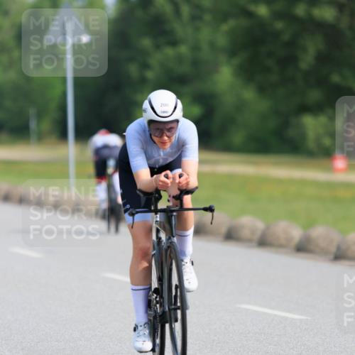 15.06.2025 - 27. Vierlanden-Triathlon H.Heesch http://msf.ph/oto/7989999 15.06.2025 09:44:21 Radfahren 4, 80, 113, 200 meine-sportfotos.de