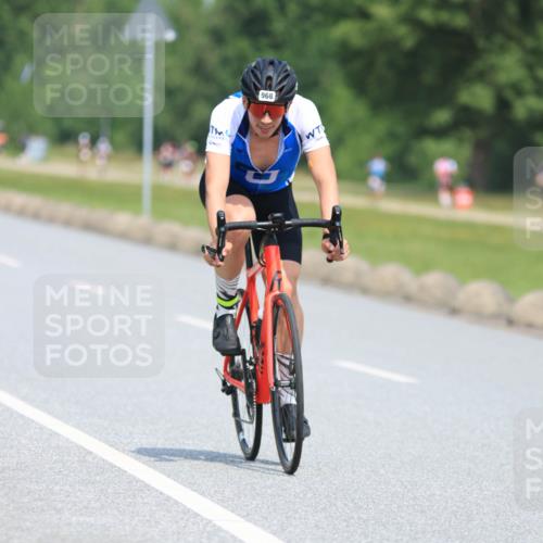 21.06.2025 - 27. Vierlanden-Triathlon H.Heesch http://msf.ph/oto/7990004 15.06.2025 11:49:03 Radfahren 773, 799, 836, 846, 968 meine-sportfotos.de