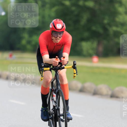 15.06.2025 - 27. Vierlanden-Triathlon H.Heesch http://msf.ph/oto/7990024 15.06.2025 09:44:26 Radfahren 4, 80, 210 meine-sportfotos.de