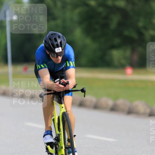 15.06.2025 - 27. Vierlanden-Triathlon H.Heesch http://msf.ph/oto/7990050 15.06.2025 09:44:40 Radfahren 8, 15, 16 meine-sportfotos.de