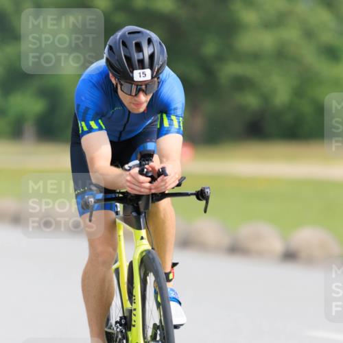15.06.2025 - 27. Vierlanden-Triathlon H.Heesch http://msf.ph/oto/7990057 15.06.2025 09:44:41 Radfahren 8, 15, 16 meine-sportfotos.de