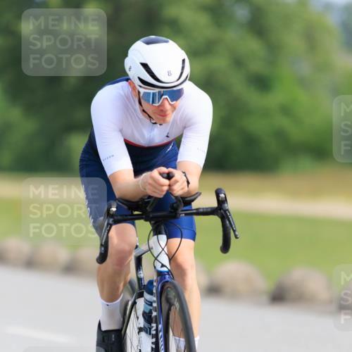 15.06.2025 - 27. Vierlanden-Triathlon H.Heesch http://msf.ph/oto/7990077 15.06.2025 09:44:49 Radfahren 8, 16, 86, 171 meine-sportfotos.de