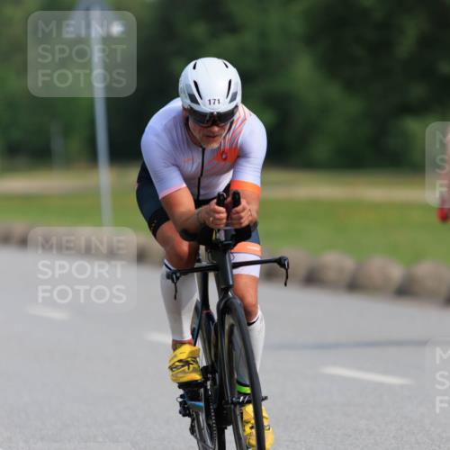 15.06.2025 - 27. Vierlanden-Triathlon H.Heesch http://msf.ph/oto/7990088 15.06.2025 09:44:53 Radfahren 86, 171 meine-sportfotos.de