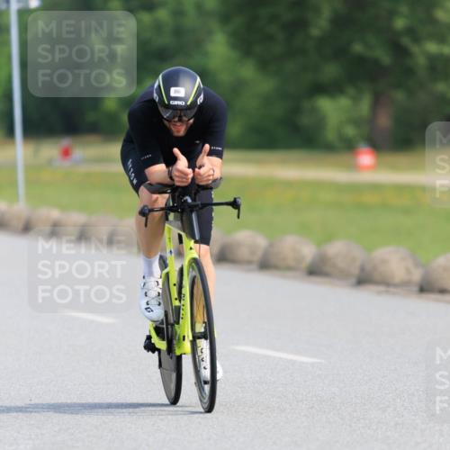 15.06.2025 - 27. Vierlanden-Triathlon H.Heesch http://msf.ph/oto/7990098 15.06.2025 09:44:57 Radfahren 20, 37, 86 meine-sportfotos.de