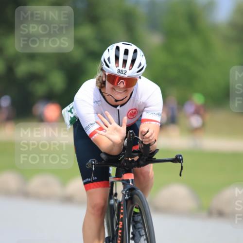 21.06.2025 - 27. Vierlanden-Triathlon H.Heesch http://msf.ph/oto/7990117 15.06.2025 11:49:40 Radfahren 810, 828, 845 meine-sportfotos.de