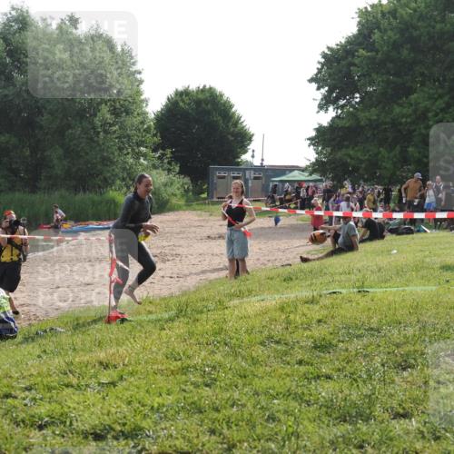 15.06.2025 - 27. Vierlanden-Triathlon KatJ http://msf.ph/oto/7990138 15.06.2025 09:10:21 Schwimmen 213, 250 meine-sportfotos.de