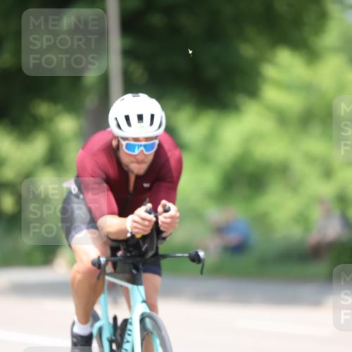15.06.2025 - 7 Türme Triathlon Yannick Fuchs http://msf.ph/oto/7990144 15.06.2025 13:03:36 Radfahren 334, 469, 587, 1103 meine-sportfotos.de