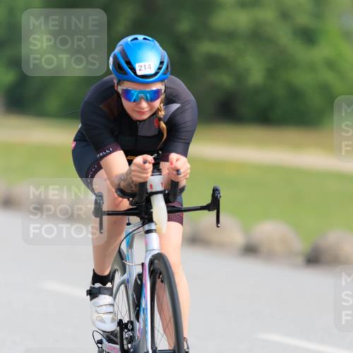 15.06.2025 - 27. Vierlanden-Triathlon H.Heesch http://msf.ph/oto/7990148 15.06.2025 09:45:42 Radfahren 214, 223 meine-sportfotos.de