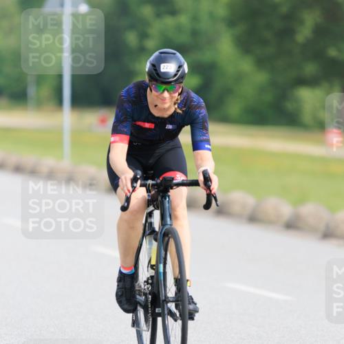 15.06.2025 - 27. Vierlanden-Triathlon H.Heesch http://msf.ph/oto/7990161 15.06.2025 09:45:49 Radfahren 19, 78, 108, 223 meine-sportfotos.de