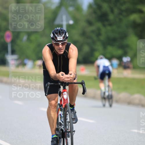 21.06.2025 - 27. Vierlanden-Triathlon H.Heesch http://msf.ph/oto/7990196 15.06.2025 11:50:00 Radfahren 714, 738, 786, 830, 832 meine-sportfotos.de