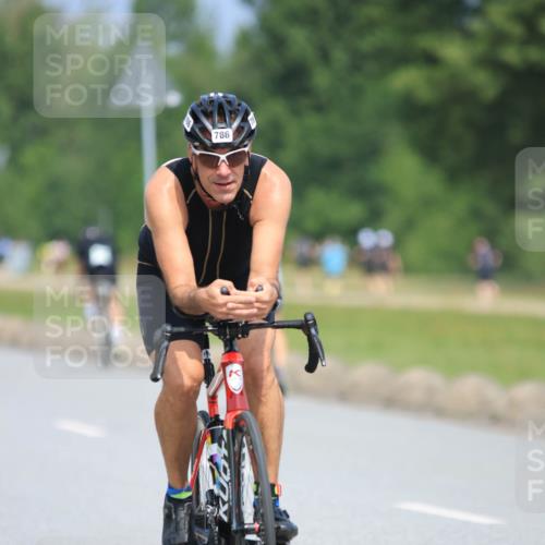 21.06.2025 - 27. Vierlanden-Triathlon H.Heesch http://msf.ph/oto/7990223 15.06.2025 11:50:00 Radfahren 714, 738, 786, 830, 832 meine-sportfotos.de