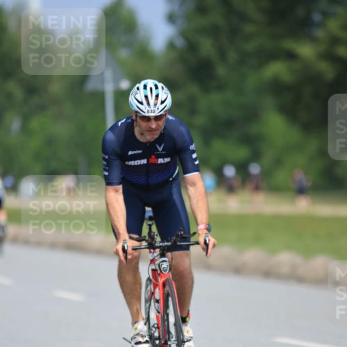 21.06.2025 - 27. Vierlanden-Triathlon H.Heesch http://msf.ph/oto/7990248 15.06.2025 11:50:03 Radfahren 714, 738, 786, 819, 830, 832, 953 meine-sportfotos.de