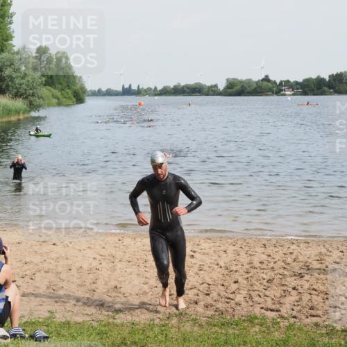 21.06.2025 - 27. Vierlanden-Triathlon MichiJ http://msf.ph/oto/7990317 15.06.2026 09:52:59 Schwimmen 328 meine-sportfotos.de