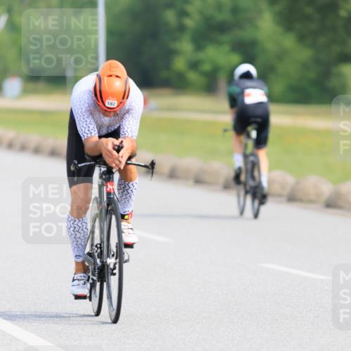15.06.2025 - 27. Vierlanden-Triathlon H.Heesch http://msf.ph/oto/7990318 15.06.2025 09:46:56 Radfahren 61, 82, 126, 182, 212, 242 meine-sportfotos.de