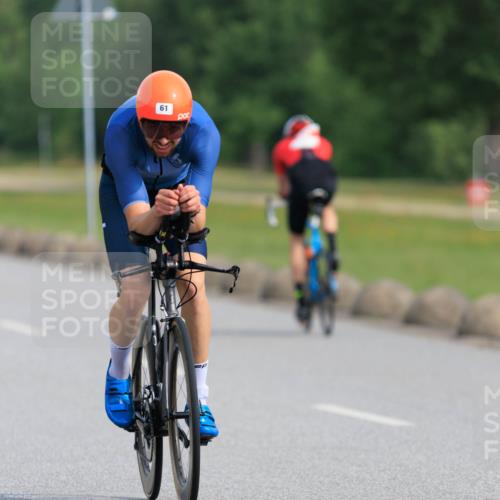 15.06.2025 - 27. Vierlanden-Triathlon H.Heesch http://msf.ph/oto/7990332 15.06.2025 09:47:01 Radfahren 61, 212, 242 meine-sportfotos.de