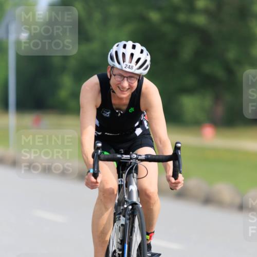 15.06.2025 - 27. Vierlanden-Triathlon H.Heesch http://msf.ph/oto/7990370 15.06.2025 09:47:23 Radfahren 83, 248 meine-sportfotos.de