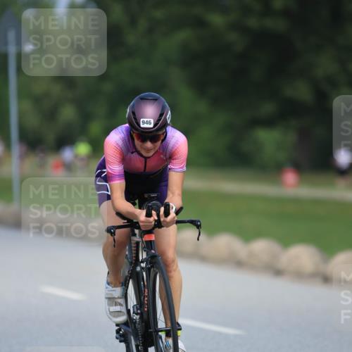 21.06.2025 - 27. Vierlanden-Triathlon H.Heesch http://msf.ph/oto/7990444 15.06.2025 11:51:04 Radfahren 782, 797, 946, 947 meine-sportfotos.de