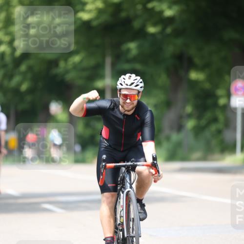 15.06.2025 - 7 Türme Triathlon Yannick Fuchs http://msf.ph/oto/7990446 15.06.2025 13:03:50 Radfahren 250, 409, 457, 1186 meine-sportfotos.de