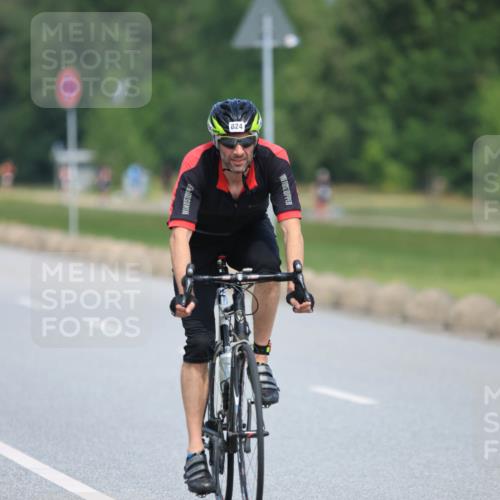 21.06.2025 - 27. Vierlanden-Triathlon H.Heesch http://msf.ph/oto/7990464 15.06.2025 11:51:34 Radfahren 728, 824, 952, 958 meine-sportfotos.de