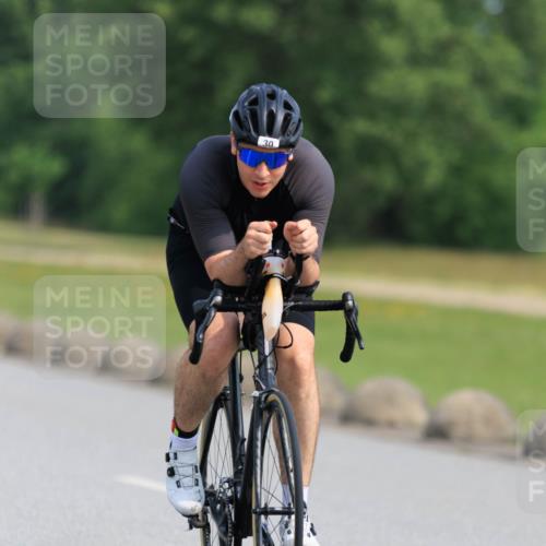15.06.2025 - 27. Vierlanden-Triathlon H.Heesch http://msf.ph/oto/7990467 15.06.2025 09:48:34 Radfahren 30, 49, 159, 247 meine-sportfotos.de