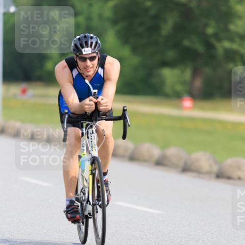 15.06.2025 - 27. Vierlanden-Triathlon H.Heesch http://msf.ph/oto/7990494 15.06.2025 09:48:40 Radfahren 49, 73, 94, 159, 247 meine-sportfotos.de