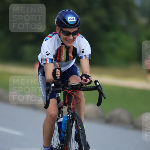 21.06.2025 - 27. Vierlanden-Triathlon H.Heesch http://msf.ph/oto/7990508 15.06.2025 11:51:55 Radfahren 208, 784, 928 meine-sportfotos.de