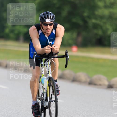 15.06.2025 - 27. Vierlanden-Triathlon H.Heesch http://msf.ph/oto/7990511 15.06.2025 09:48:40 Radfahren 49, 73, 94, 159, 247 meine-sportfotos.de