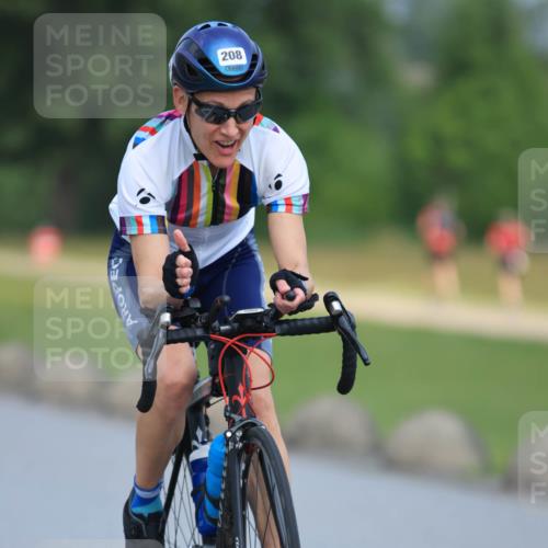 21.06.2025 - 27. Vierlanden-Triathlon H.Heesch http://msf.ph/oto/7990515 15.06.2025 11:51:55 Radfahren 208, 784, 928 meine-sportfotos.de