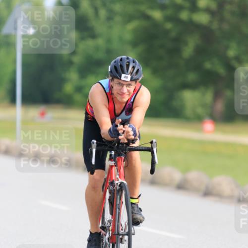 15.06.2025 - 27. Vierlanden-Triathlon H.Heesch http://msf.ph/oto/7990530 15.06.2025 09:48:42 Radfahren 49, 73, 94, 159, 247 meine-sportfotos.de
