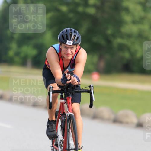 15.06.2025 - 27. Vierlanden-Triathlon H.Heesch http://msf.ph/oto/7990544 15.06.2025 09:48:42 Radfahren 49, 73, 94, 159, 247 meine-sportfotos.de