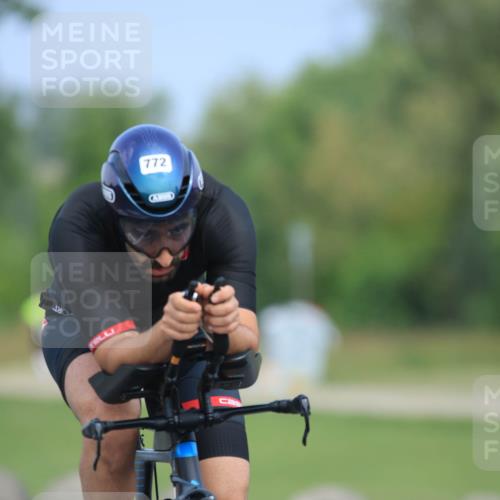 21.06.2025 - 27. Vierlanden-Triathlon H.Heesch http://msf.ph/oto/7990549 15.06.2025 11:52:01 Radfahren 645, 658, 784, 928 meine-sportfotos.de