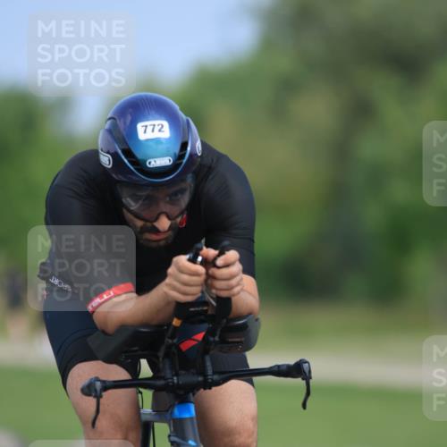 21.06.2025 - 27. Vierlanden-Triathlon H.Heesch http://msf.ph/oto/7990555 15.06.2025 11:52:01 Radfahren 645, 658, 784, 928 meine-sportfotos.de