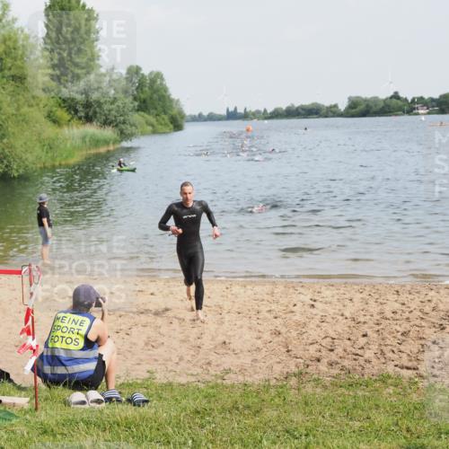 21.06.2025 - 27. Vierlanden-Triathlon MichiJ http://msf.ph/oto/7990559 15.06.2026 09:53:08 Schwimmen 265 meine-sportfotos.de