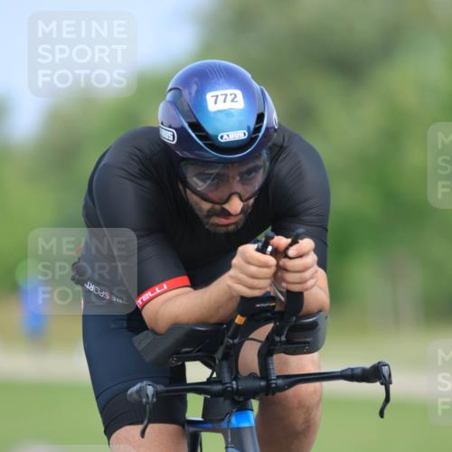 21.06.2025 - 27. Vierlanden-Triathlon H.Heesch http://msf.ph/oto/7990562 15.06.2025 11:52:01 Radfahren 645, 658, 784, 928 meine-sportfotos.de