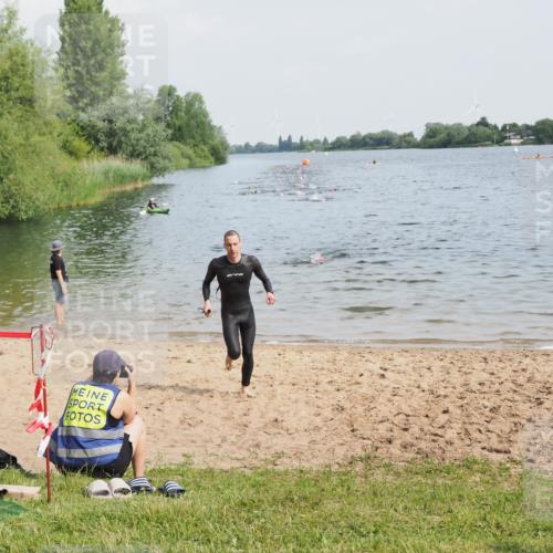 21.06.2025 - 27. Vierlanden-Triathlon MichiJ http://msf.ph/oto/7990571 15.06.2026 09:53:08 Schwimmen 265 meine-sportfotos.de