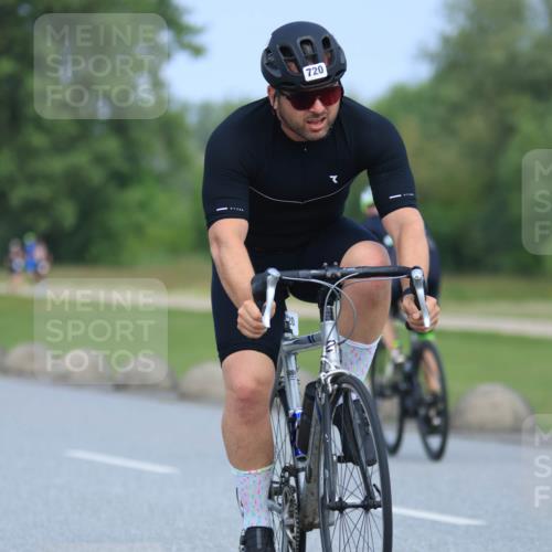 21.06.2025 - 27. Vierlanden-Triathlon H.Heesch http://msf.ph/oto/7990584 15.06.2025 11:52:16 Radfahren 720, 767, 803, 805, 871 meine-sportfotos.de