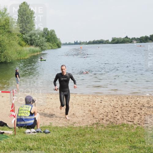 21.06.2025 - 27. Vierlanden-Triathlon MichiJ http://msf.ph/oto/7990600 15.06.2026 09:53:09 Schwimmen 265 meine-sportfotos.de