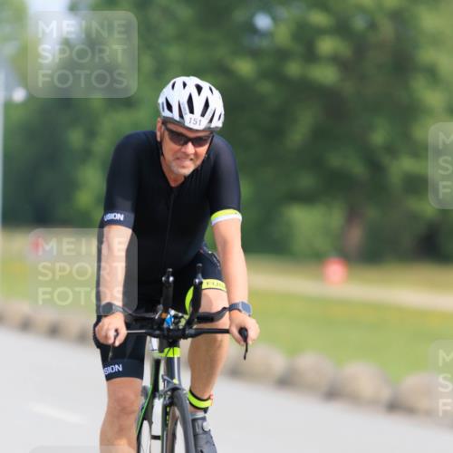 15.06.2025 - 27. Vierlanden-Triathlon H.Heesch http://msf.ph/oto/7990612 15.06.2025 09:49:16 Radfahren 151, 220, 221 meine-sportfotos.de