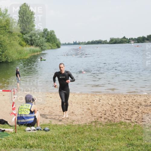 21.06.2025 - 27. Vierlanden-Triathlon MichiJ http://msf.ph/oto/7990613 15.06.2026 09:53:09 Schwimmen 265 meine-sportfotos.de